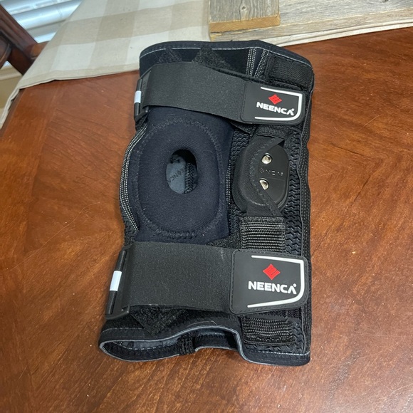 NEENCA Professional Knee Brace Hinged Support X-STRAP - Picture 1 of 8